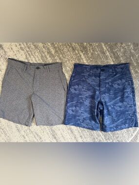 2 pairs Vineyard Vines Performance Breaker Shorts Men’s 28. Stylish Patterns EUC